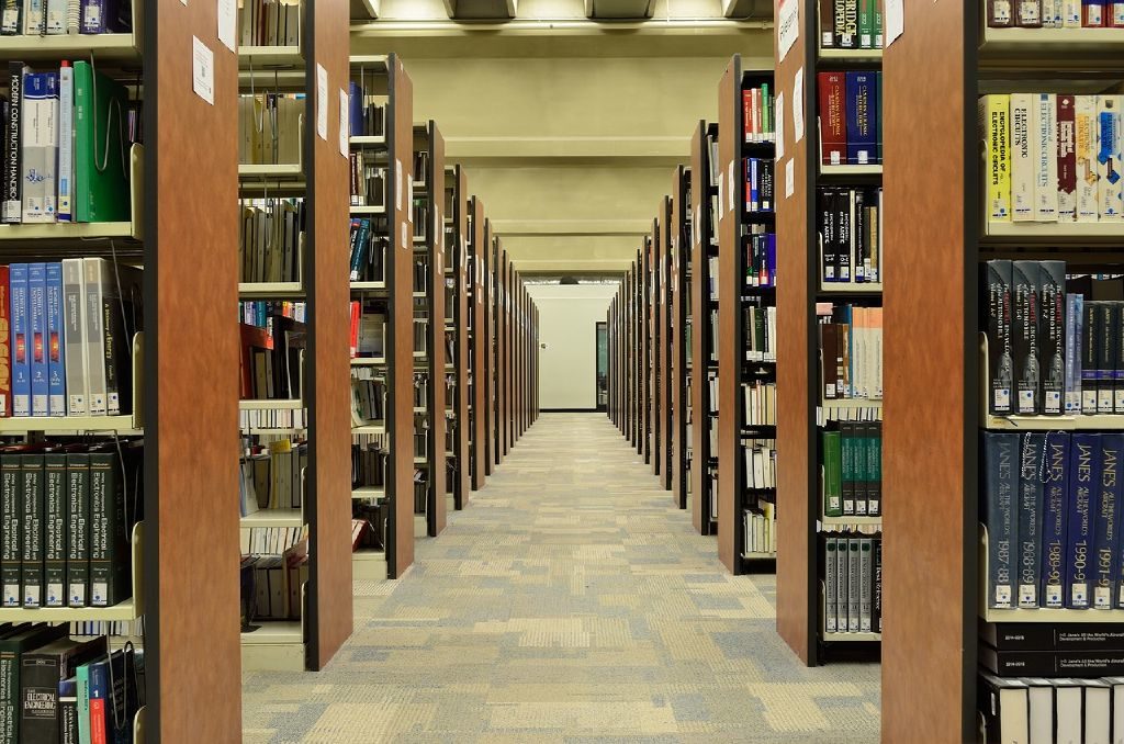5 Questions To Ask That Salesperson Before Signing A Digital Marketing Contract 1 Data research library perspective view